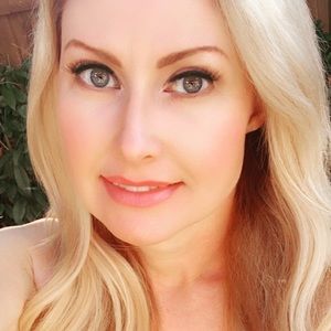 Meet your Posher, Carey